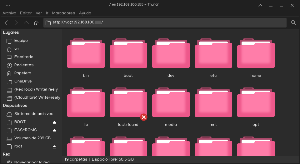 Captura de pantalla de Thunar, mostrando la raíz de un equipo remoto por SFTP